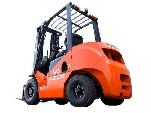 Дизельный вилочный погрузчик NOBLELIFT FD18N с грузоподъёмностью 1800 килограмм на сайте АлтайСкладМастер Дизельный вилочный погрузчик NOBLELIFT FD18N с грузоподъёмностью 1800 килограмм