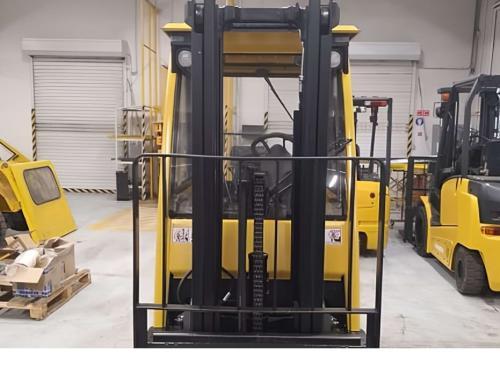 Дизельный погрузчик б/у HYSTER H1.6FT FFV с высотой подъёма 3 м, SS, кабина