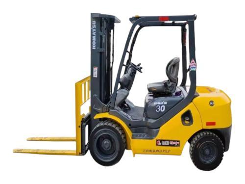 Дизельный погрузчик б/у KOMATSU FD30T-17 TFV с высотой подъёма 4.7 м, SS